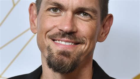 steve howey gay scene|Why a Straight Shameless Star Came Out as Gay on Twitter